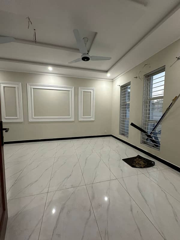 10 Marla Top Location House For Rent In Top City Block A 2