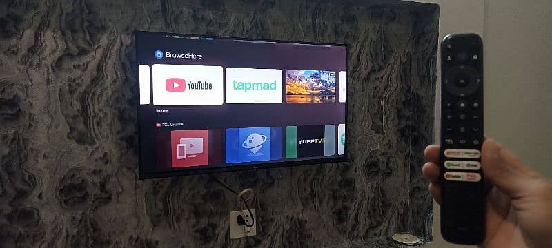 TCL 32" S5400 Smart Android TV 0