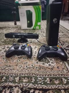 Xbox 360 with kinetic and 1 controller, 30 games installed