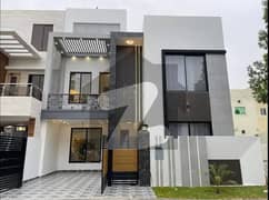 10 Marla House is available for sale in Bahria Town Lahore