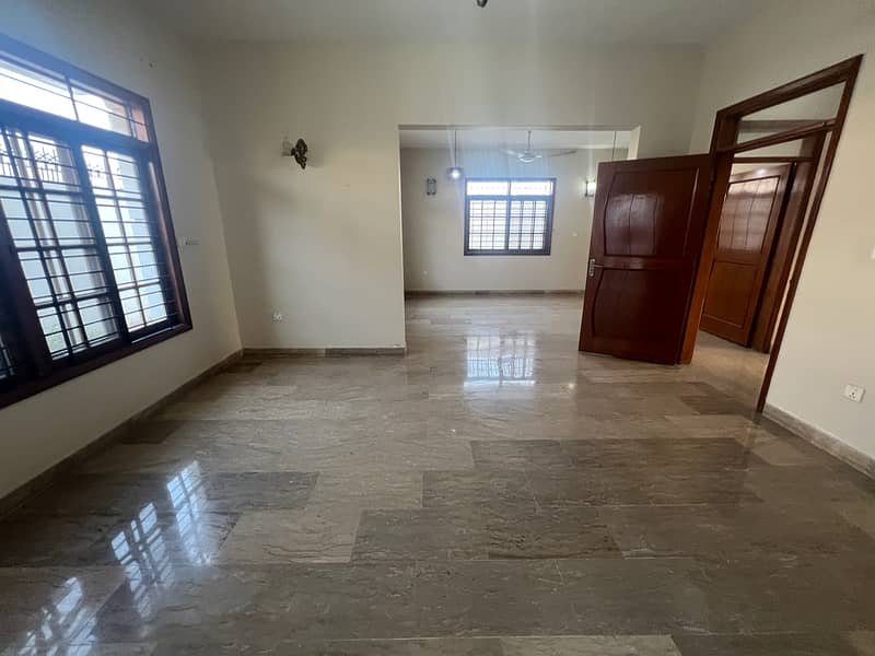 300 YARDS BUNGALOW FOR RENT IN PHASE 8 0