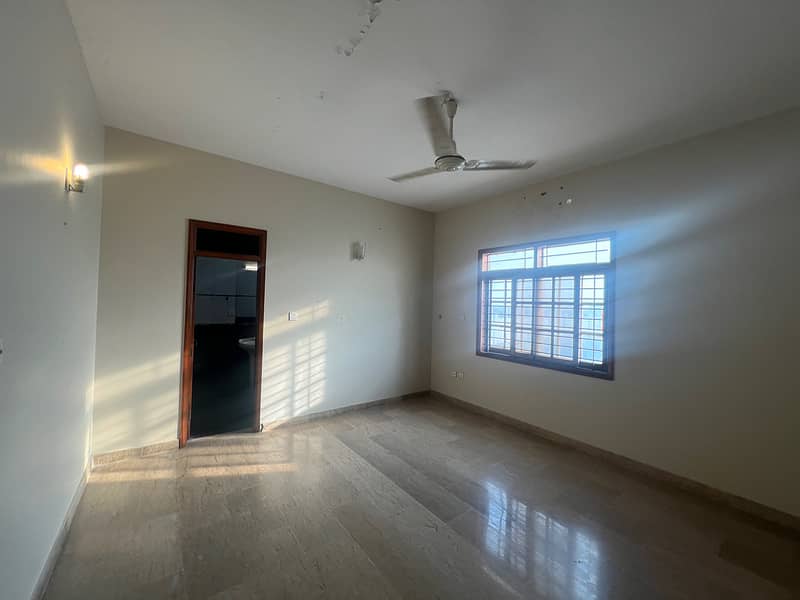 300 YARDS BUNGALOW FOR RENT IN PHASE 8 10