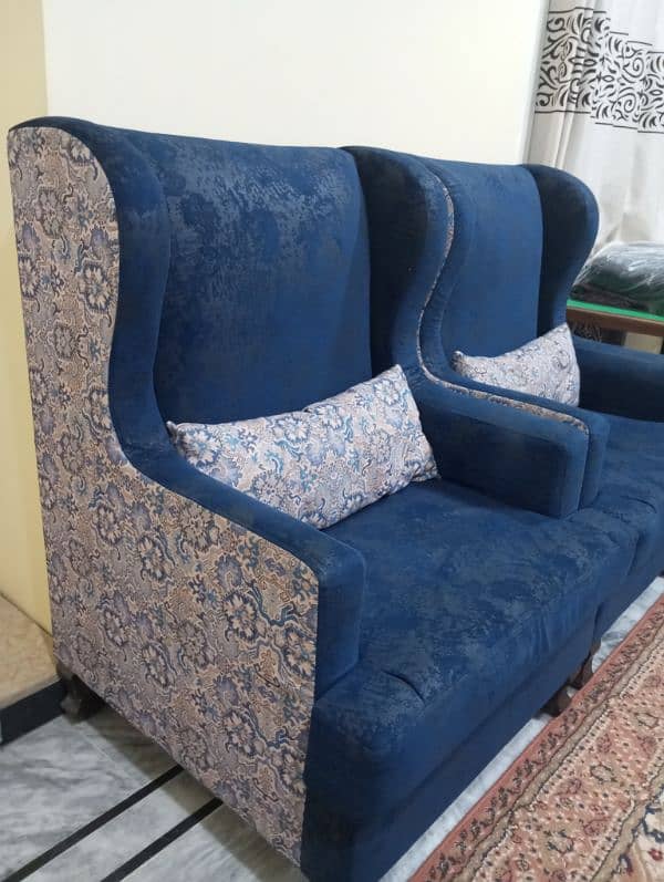 sofa Available for sale 0