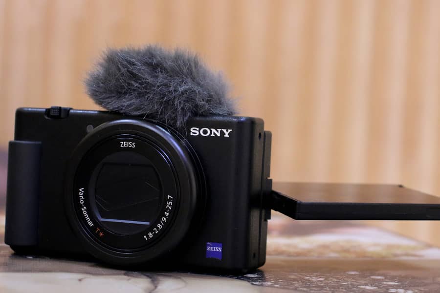 Sony zv1 with grip 2