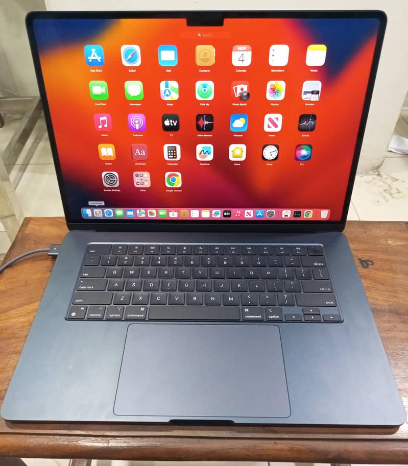 MacBook Air M2 15'' 8gb/256GB 100% health and 25 Cycle Count 0