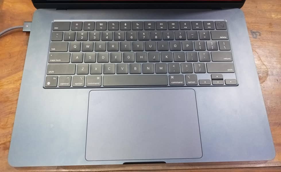 MacBook Air M2 15'' 8gb/256GB 100% health and 25 Cycle Count 1