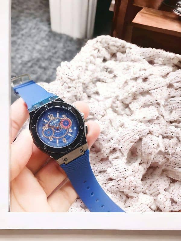 Unisex Rubber Strap Analogue Watch 3