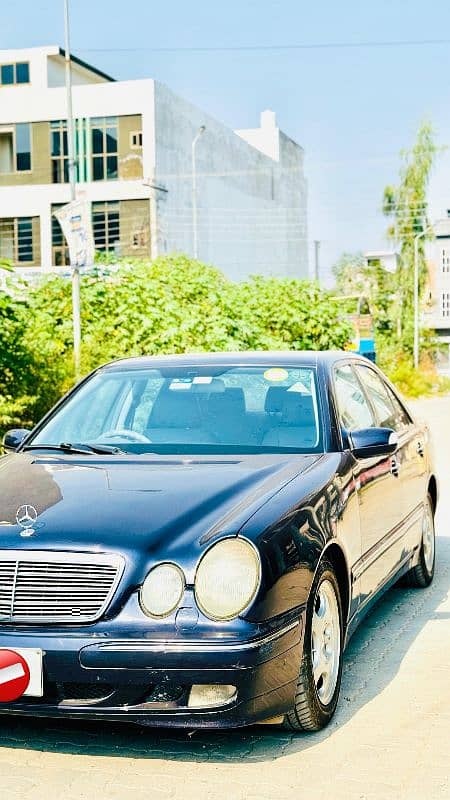 Mercedes E Class 2002 4