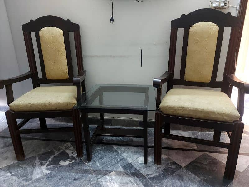 room chairs with table 0