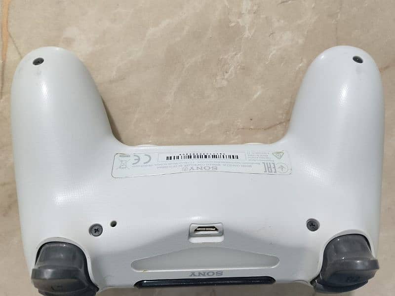 PS 4 controller 2