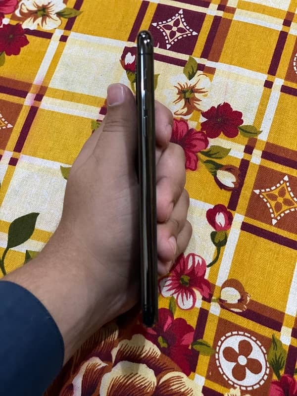 iphone 11 pro max 1