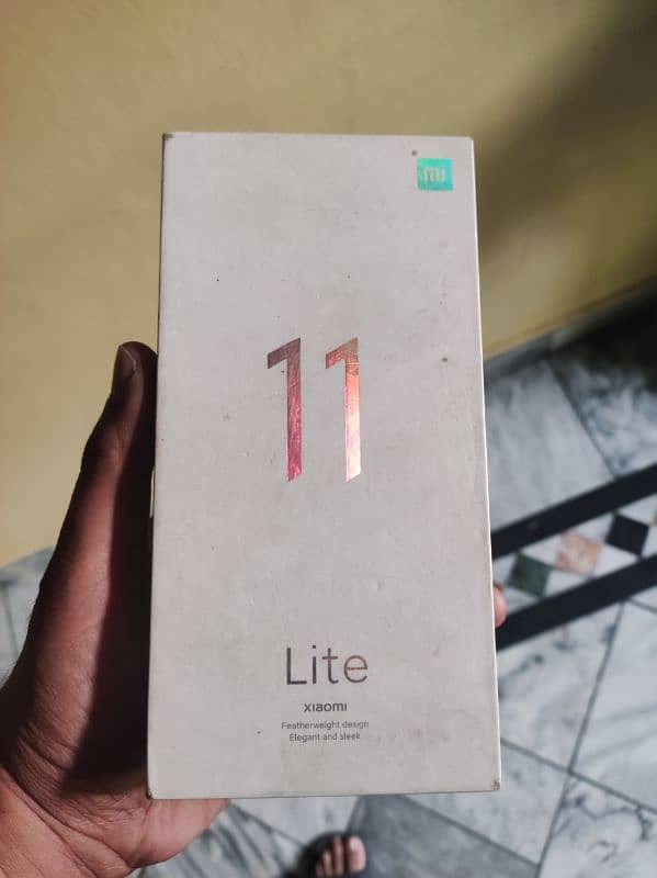 Xiaomi Mi 11 lite (8gb and 128gb) Complete box 0