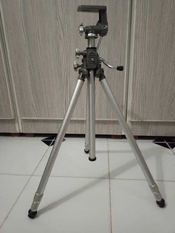 velbon tripod stand 2