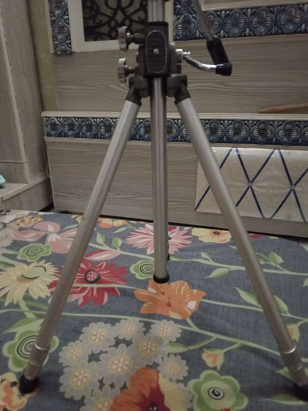 velbon tripod stand 3