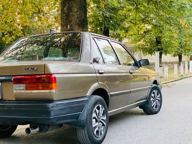 Nissan Sunny 1986 3