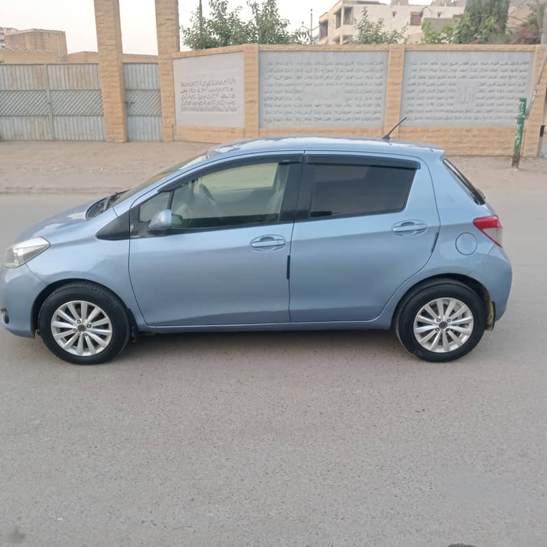 Toyota Vitz 2015 3