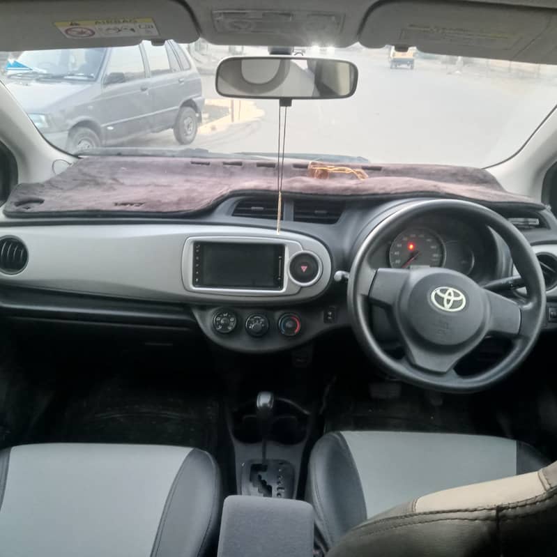 Toyota Vitz 2015 8