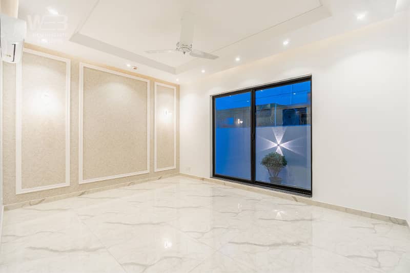 1 Kanal Modern Double Height Lobby 1 Kanal House For Sale in DHA Phase 7 17