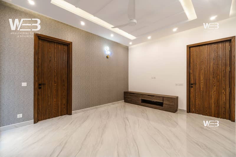 1 Kanal Modern Designed House Nearby All Amenities For Sale in Phase 6 22