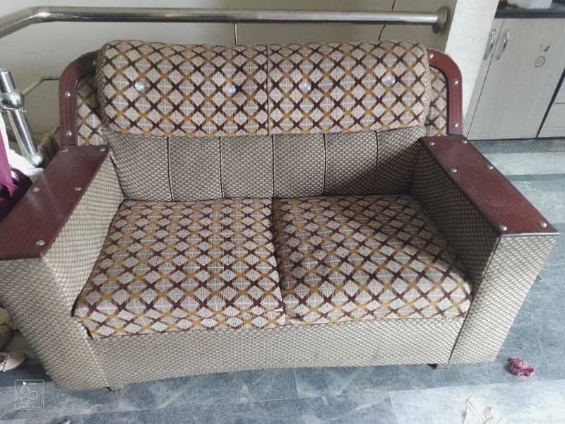 good condition sofa 2