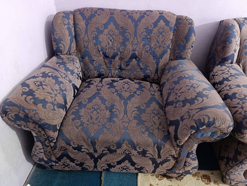 sofa set best condition 3+1+1 1