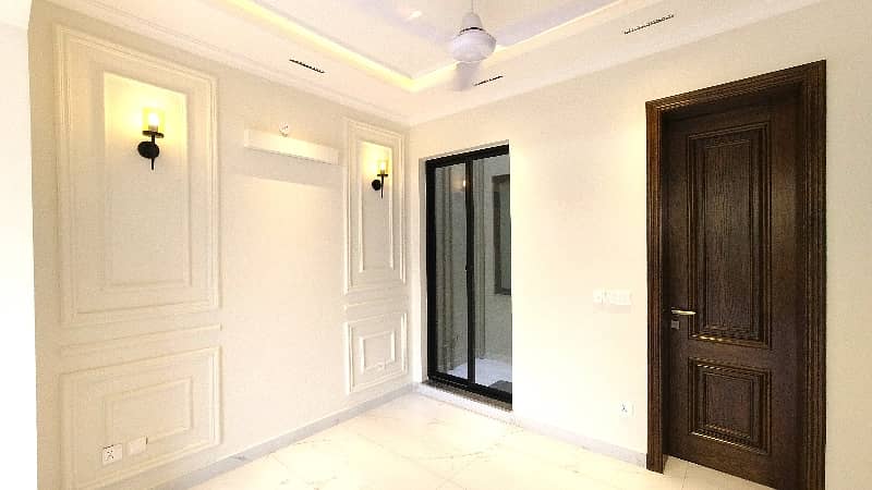 Prominently-Located Prime Location House Available In DHA Phase 2 - Block Q For Sale 5