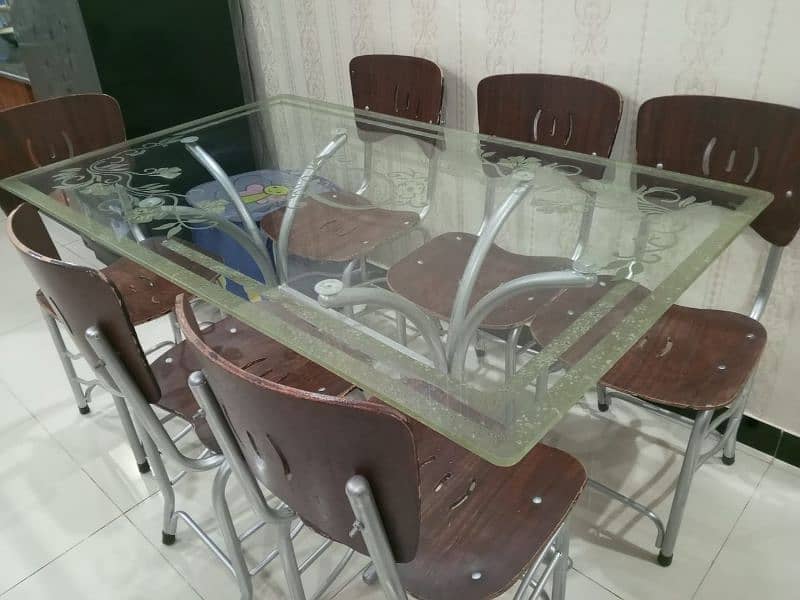 Dining table for sale 0