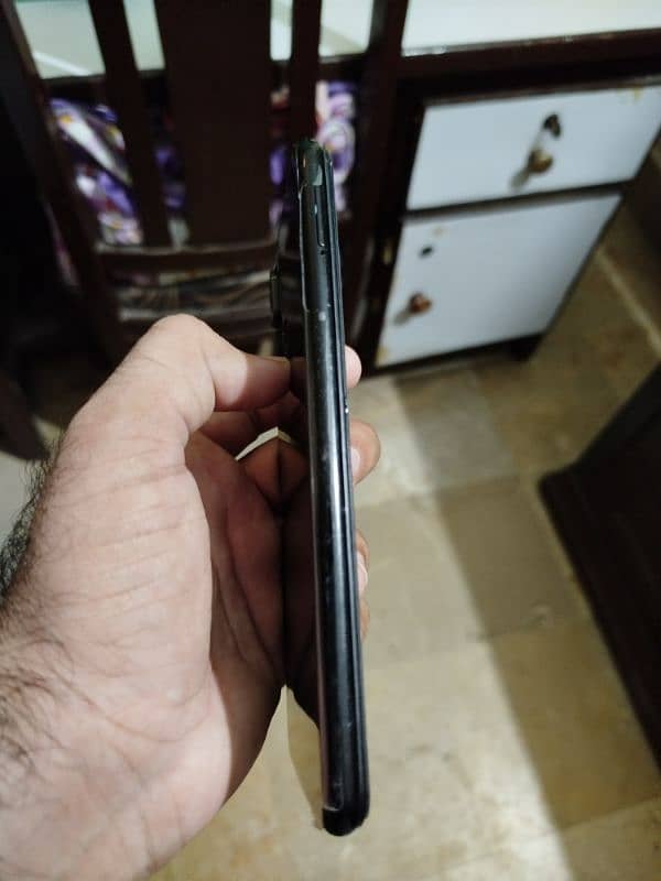 Xiaomi Redmi Note 7 with Box 4