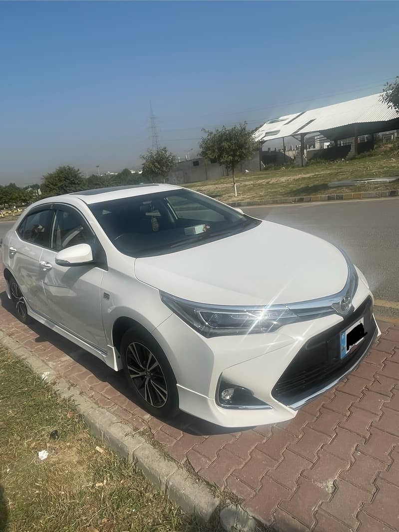 Toyota Altis Grande 2021 1.8 CVT Black Interior 2