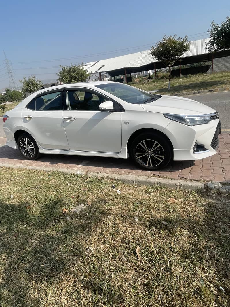 Toyota Altis Grande 2021 1.8 CVT Black Interior 3