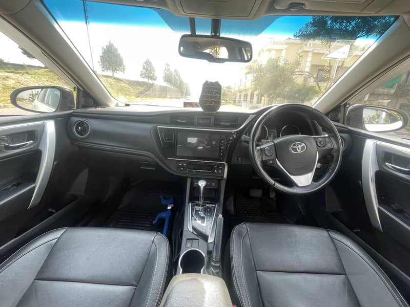 Toyota Altis Grande 2021 1.8 CVT Black Interior 8