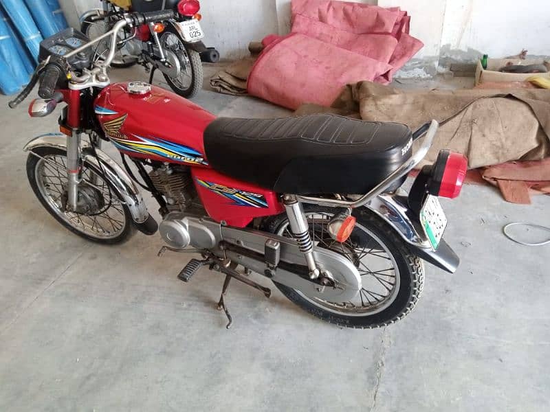 hoanda 125 model 2017 okara  number for sale 0