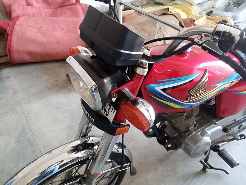 hoanda 125 model 2017 okara  number for sale 4