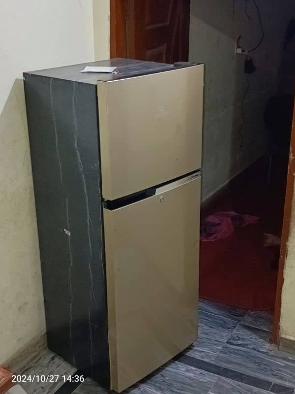 Large Dawlance 9173WB Chrome Fridge with Free Fridge Stand 5