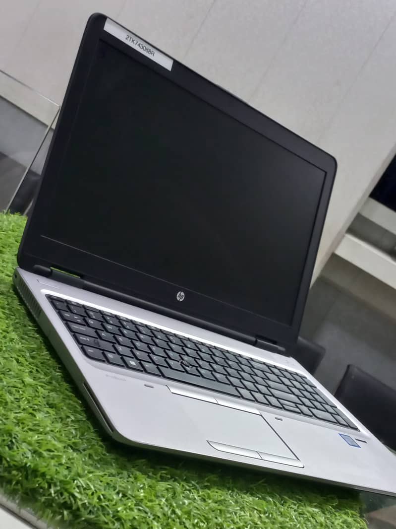 Hp probook 650 g3 core i5 7th gen 2gb graphics card with backilit 6