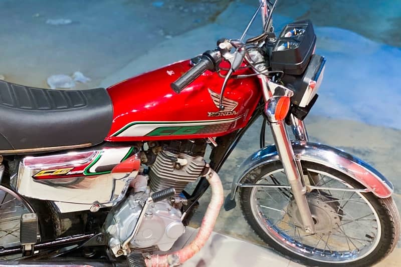 HONDA CG 125 SE 2023 END KARACHI NO 10 month SEALD PACK ENGINE 7