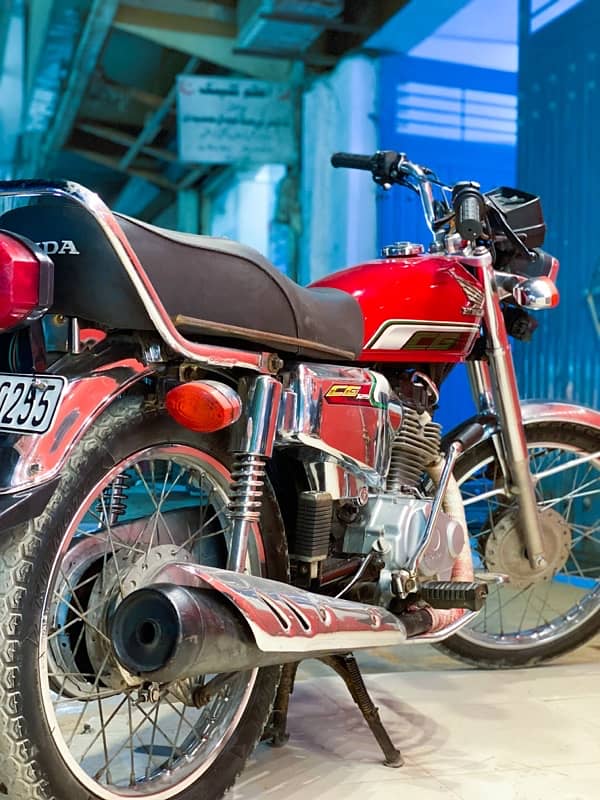 HONDA CG 125 SE 2023 END KARACHI NO 10 month SEALD PACK ENGINE 8