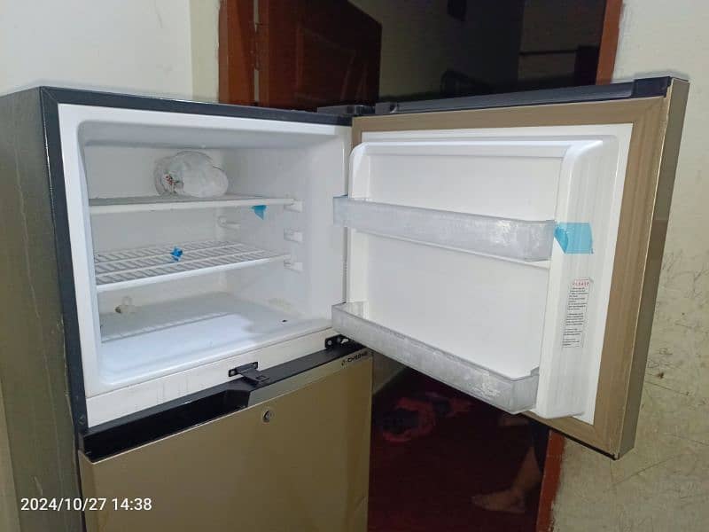 Large Dawlance 9173WB Chrome Fridge with Free Fridge Stand 11