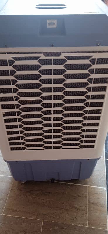 Canon Air Cooler 10 By 10 Condition. 1