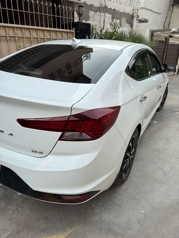 Hyundai Elantra 2023 2