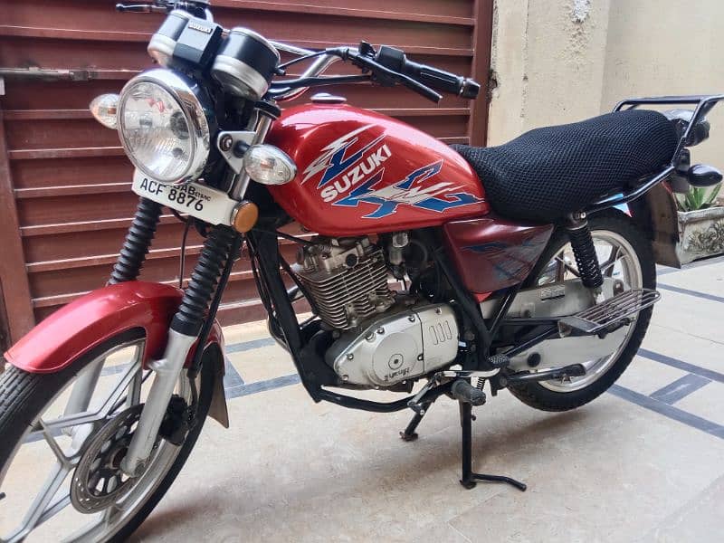 Suzuki GS150 6