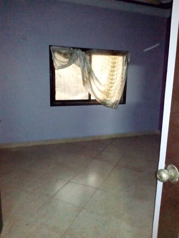 Corner 240 Yards 60ft Road Leased House Old Condition For Sale In Gulshan Block 1 6