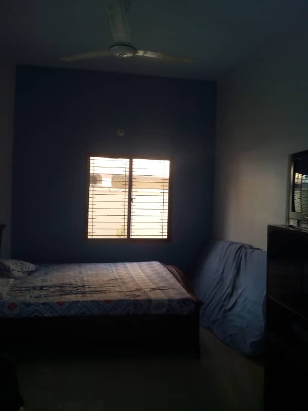 Corner 240 Yards 60ft Road Leased House Old Condition For Sale In Gulshan Block 1 9