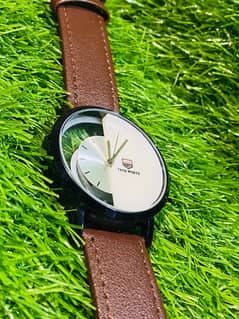 TRUE WORTH ORIGINALL WATCH FOR SELL ONLY : 1649 RUPEES FOR MORE DETALS