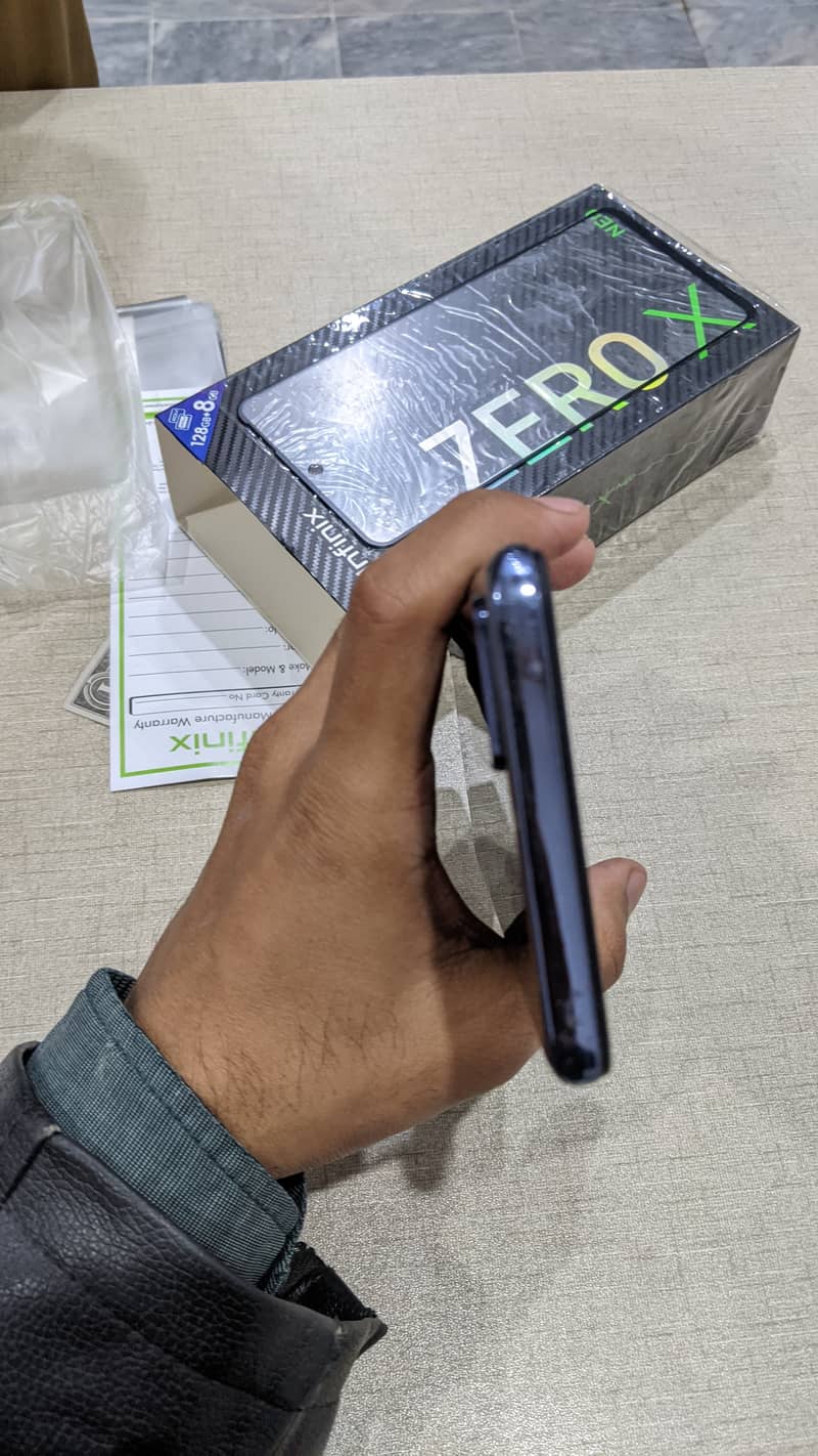 Zero x neo same like new 8/128 1