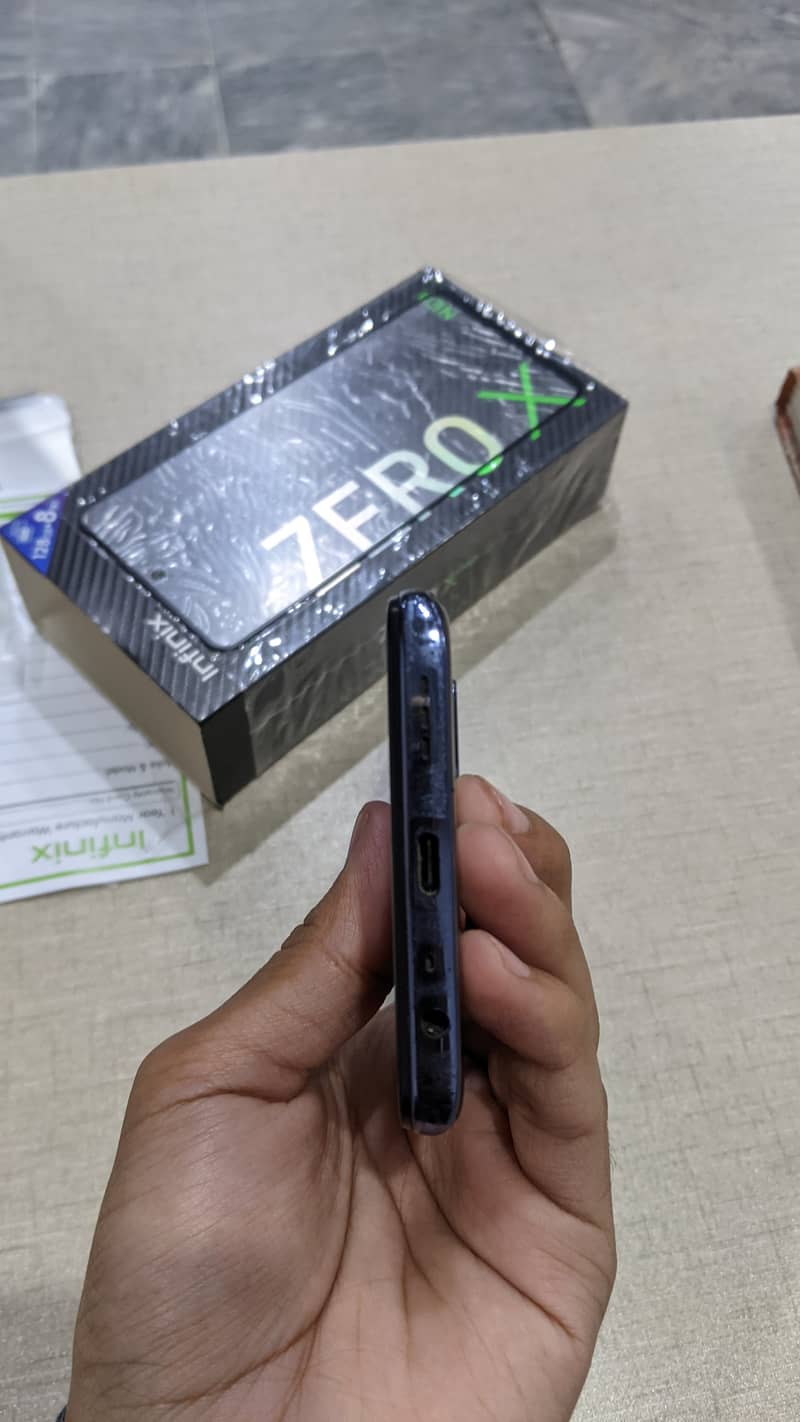 Zero x neo same like new 8/128 3