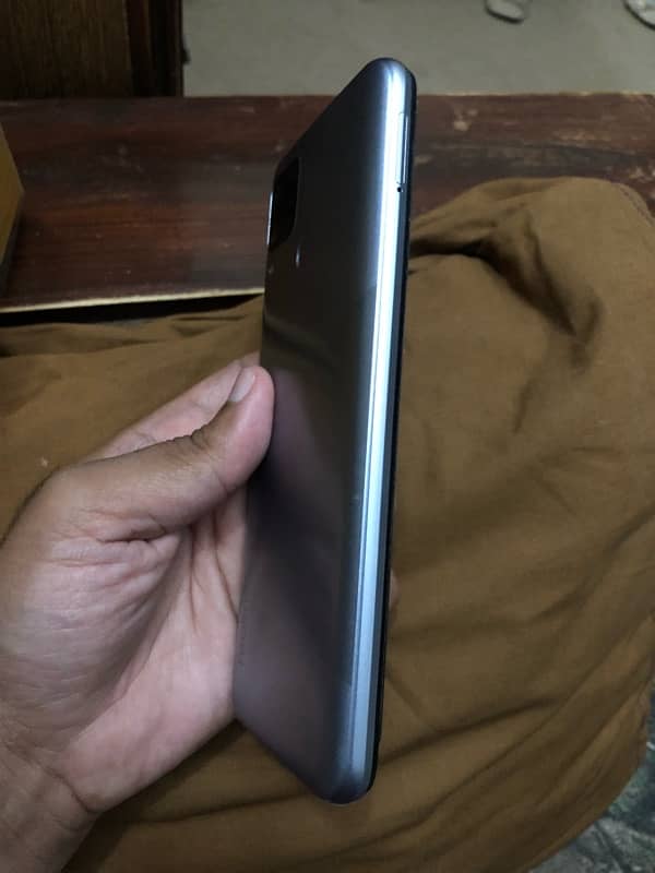 Realme C15 4/64, 6000mAH 5