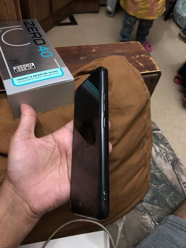 Realme C15 4/64, 6000mAH 12