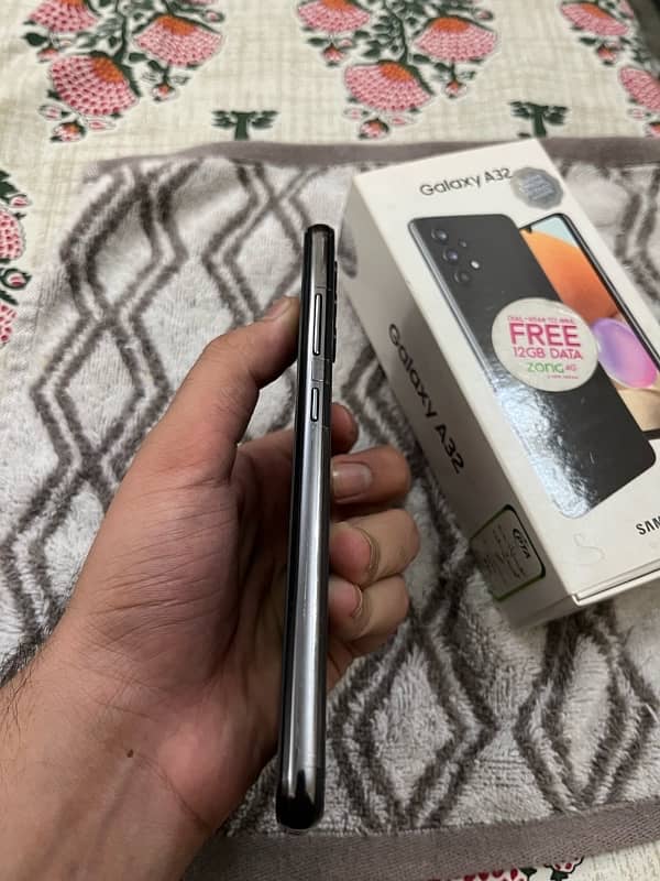 samsung a32 6/128 with box water pack set no fault iphone x,xs,11,12 4