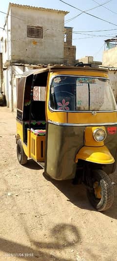 Sazgar 3 seater rickshaw in new condition